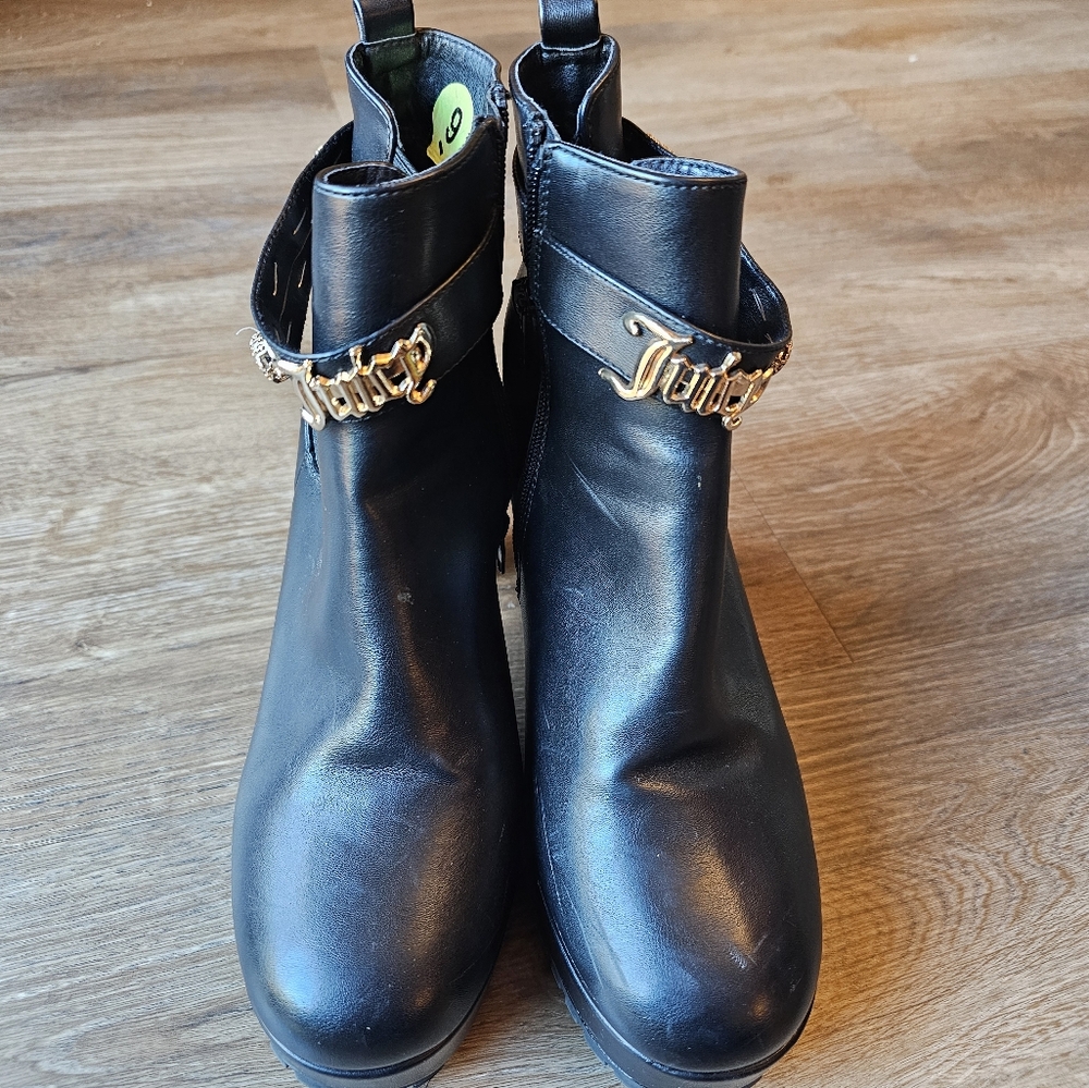 Juicy Couture Leather Zip Python Ankle Boots Chun… - image 4